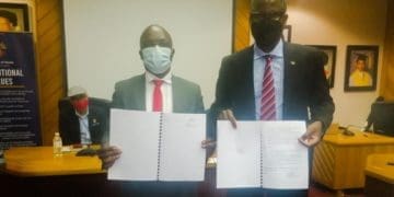 Limpopo business leader Albert Jeleni and university vice-chancellor Bernard Nthambeleni