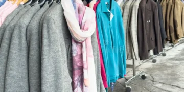 Winter demand is creating new sales opportunities for small traders, with businesses reporting increased demand for warm clothing, hot food and household essentials. Photo: Dreamstime