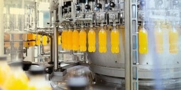 South Africa’s manufacturing production declined by 4.3% in May 2026, with food and beverages, metals, and wood products recording the biggest decreases, raising concerns for SMEs across manufacturing supply chain.
Photo:Lechler