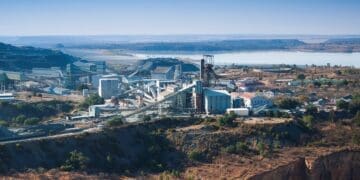 Local technical contractors and service providers in the Northern Cape mining belt are feeling the immediate impact of mine closures and unpaid invoices, forcing many to suspend operations and lay off workers.