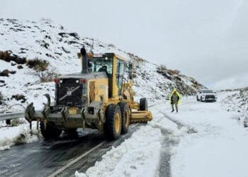 The KwaZuluu Natal Department of Transport has sent in graders to remove snow from the roads after a heavy downpour on Tuesday. Photo. KZN Transport