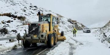 The KwaZuluu Natal Department of Transport has sent in graders to remove snow from the roads after a heavy downpour on Tuesday. Photo. KZN Transport